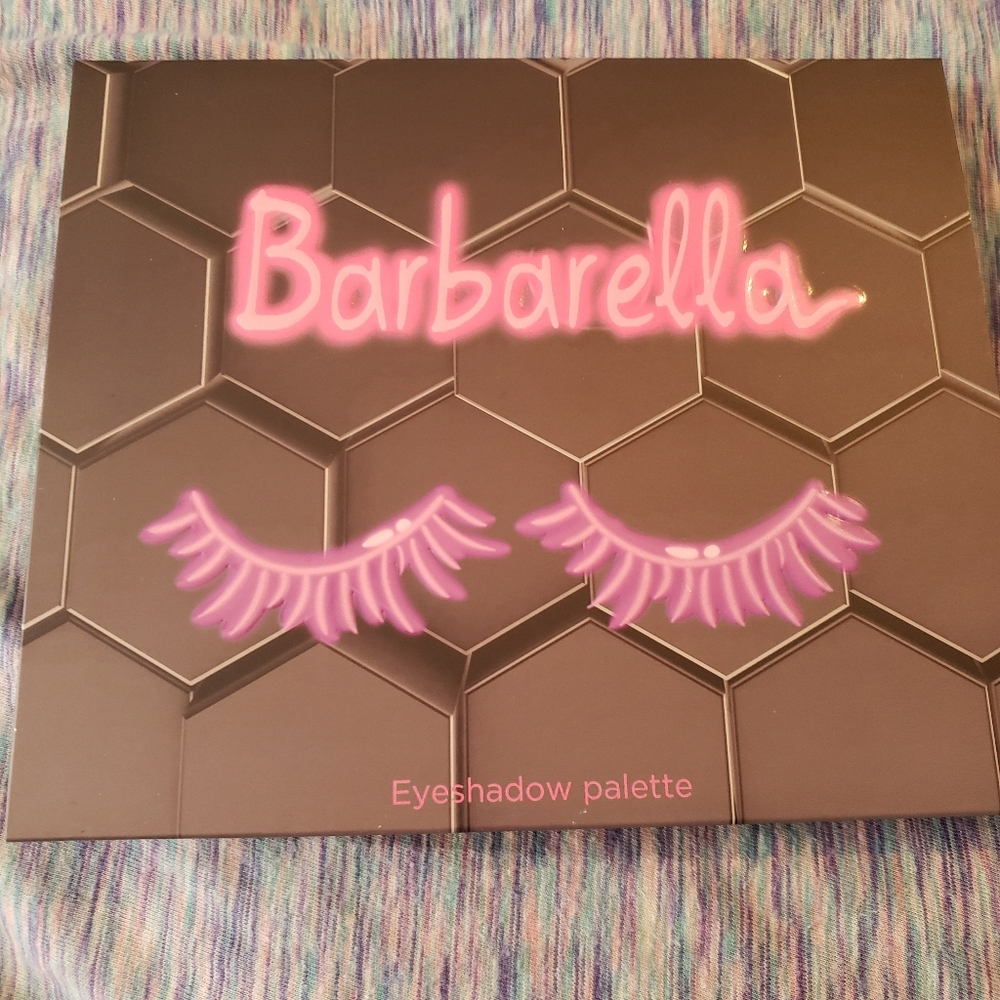 Beebeauty London Barbarella eyeshadow palette